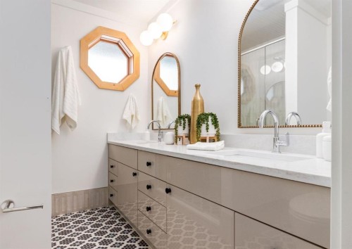 1618 6 Street Nw, Calgary, AB - Indoor Photo Showing Bathroom