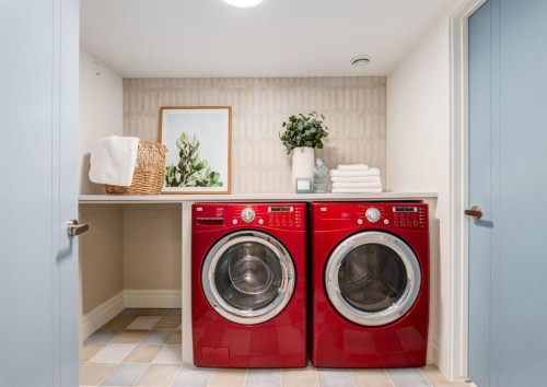 1618 6 Street Nw, Calgary, AB - Indoor Photo Showing Laundry Room