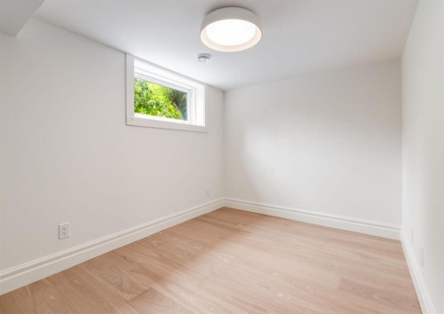 1618 6 Street Nw, Calgary, AB - Indoor Photo Showing Other Room