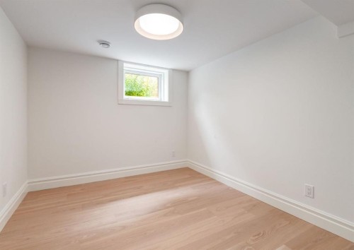1618 6 Street Nw, Calgary, AB - Indoor Photo Showing Other Room