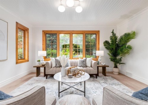 1618 6 Street Nw, Calgary, AB - Indoor Photo Showing Living Room