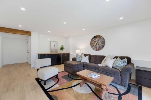 136 Sunrise Common, Cochrane, AB - Indoor Photo Showing Living Room