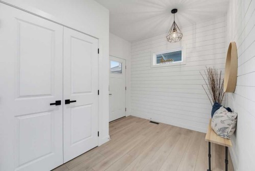 136 Sunrise Common, Cochrane, AB - Indoor Photo Showing Other Room