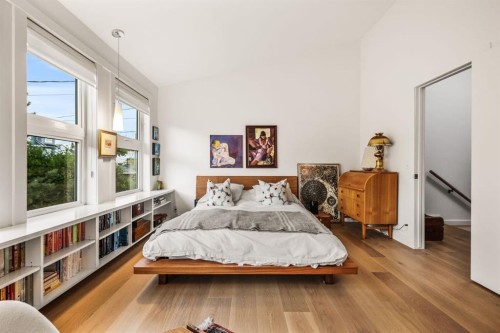 1936 30 Avenue Sw, Calgary, AB - Indoor Photo Showing Bedroom