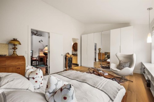 1936 30 Avenue Sw, Calgary, AB - Indoor Photo Showing Bedroom