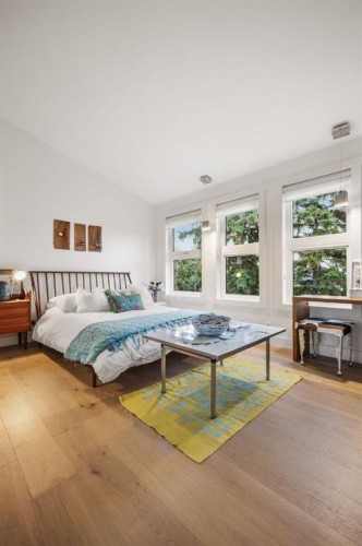 1936 30 Avenue Sw, Calgary, AB - Indoor Photo Showing Bedroom