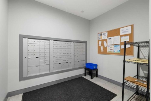219-8355 19 Avenue Sw, Calgary, AB - Indoor Photo Showing Other Room
