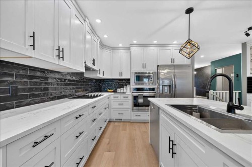 23-33 Stonegate Drive NW Airdrie, AB T4B 2V9