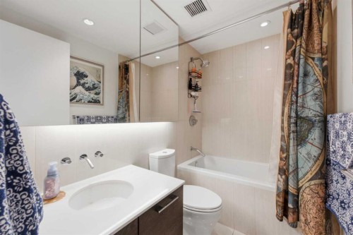 908-901 10 Avenue Sw, Calgary, AB - Indoor Photo Showing Bathroom