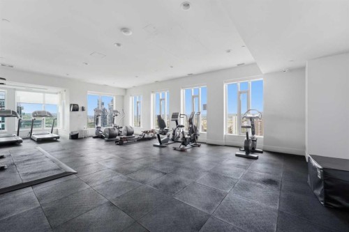 908-901 10 Avenue Sw, Calgary, AB - Indoor Photo Showing Gym Room
