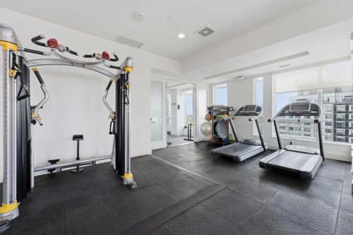 908-901 10 Avenue Sw, Calgary, AB - Indoor Photo Showing Gym Room
