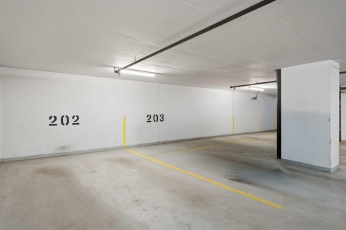 908-901 10 Avenue Sw, Calgary, AB - Indoor Photo Showing Garage