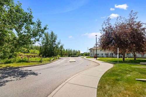 318-3000 Citadel Meadow Point Nw, Calgary, AB - Outdoor