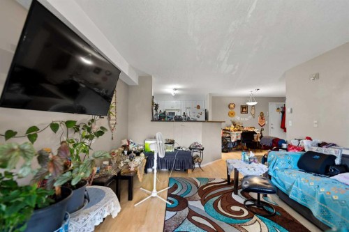 318-3000 Citadel Meadow Point Nw, Calgary, AB - Indoor