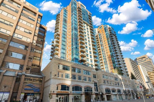 604-920 5 Avenue Sw, Calgary, AB - Outdoor With Balcony With Facade