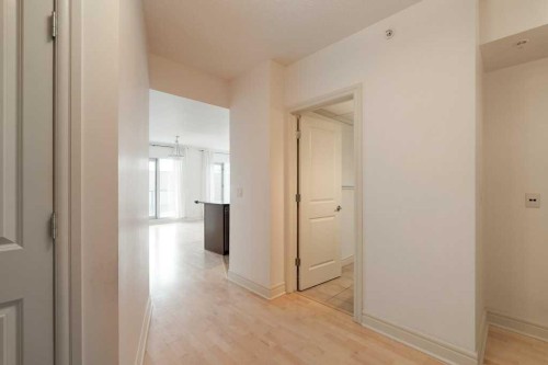 604-920 5 Avenue Sw, Calgary, AB - Indoor Photo Showing Other Room