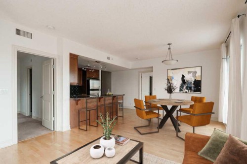 604-920 5 Avenue Sw, Calgary, AB - Indoor Photo Showing Living Room