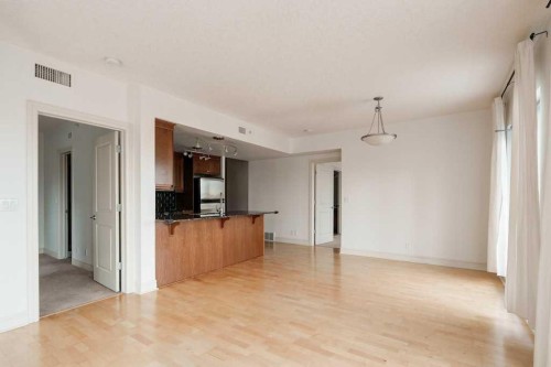 604-920 5 Avenue Sw, Calgary, AB - Indoor Photo Showing Kitchen