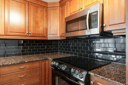 604-920 5 Avenue Sw, Calgary, AB - Indoor Photo Showing Kitchen