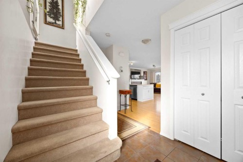 73 Sunset Heights, Cochrane, AB - Indoor Photo Showing Other Room