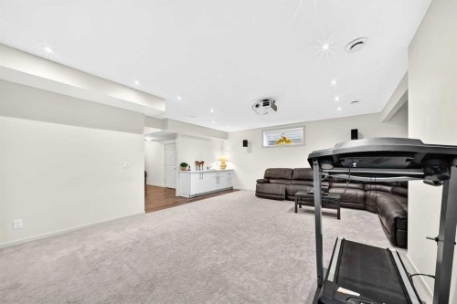 279 Copperpond Circle Se, Calgary, AB - Indoor Photo Showing Other Room