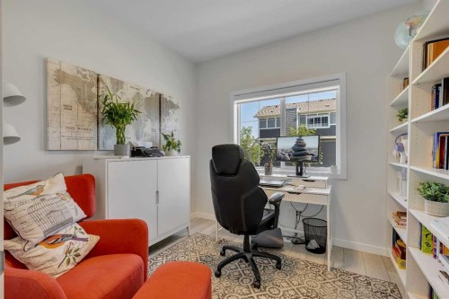 168 Magnolia Manor Se, Calgary, AB - Indoor Photo Showing Office