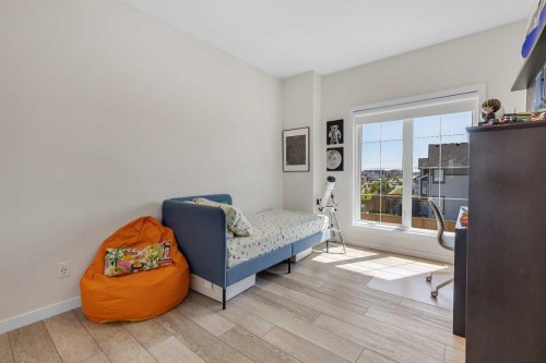 168 Magnolia Manor Se, Calgary, AB - Indoor