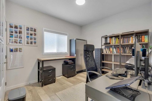 168 Magnolia Manor Se, Calgary, AB - Indoor Photo Showing Office