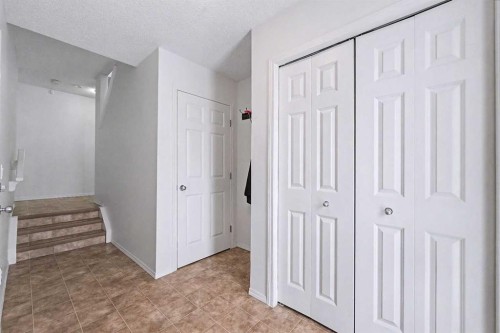 102-800 Yankee Valley Boulevard Se, Airdrie, AB - Indoor