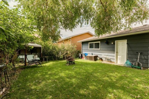 102 Thorson Crescent, Okotoks, AB - Outdoor