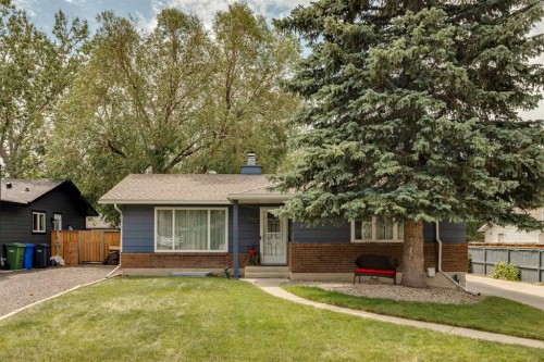 102 Thorson Crescent, Okotoks, AB - Outdoor