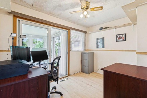 1219 Renfrew Drive Ne, Calgary, AB - Indoor Photo Showing Office