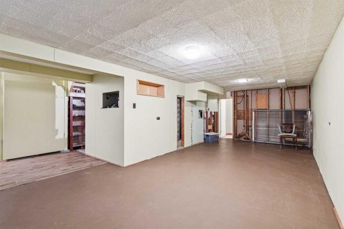 1219 Renfrew Drive Ne, Calgary, AB - Indoor
