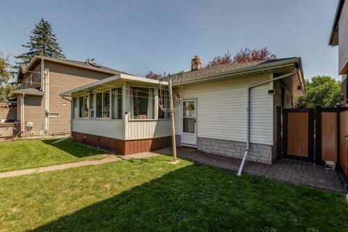 1219 Renfrew Drive Ne, Calgary, AB - Outdoor