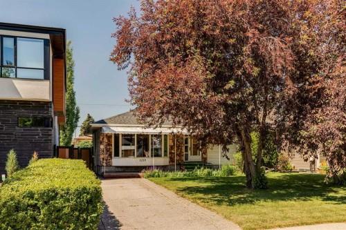 1219 Renfrew Drive Ne, Calgary, AB - Outdoor