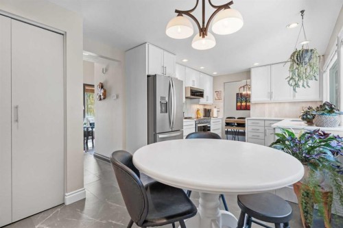 15 Lock Crescent, Okotoks, AB - Indoor Photo Showing Other Room