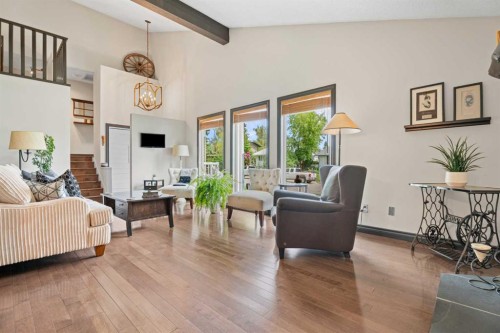 15 Lock Crescent, Okotoks, AB - Indoor Photo Showing Living Room