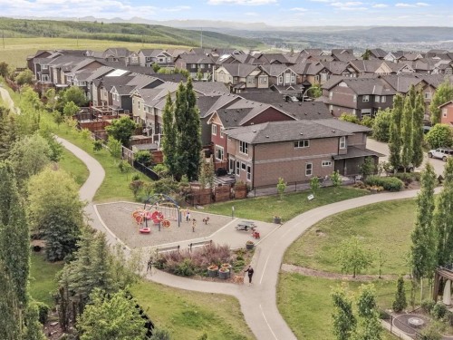 144 Cougar Ridge Manor Sw, Calgary, AB 