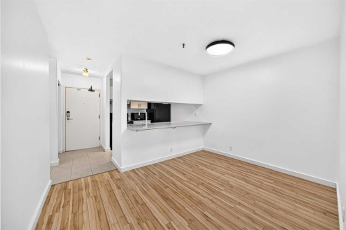 110-525 56 Avenue Sw, Calgary, AB - Indoor Photo Showing Other Room