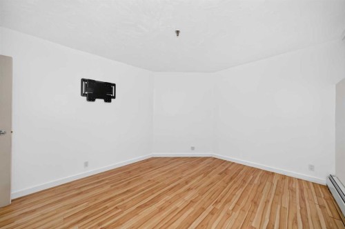 110-525 56 Avenue Sw, Calgary, AB - Indoor Photo Showing Other Room