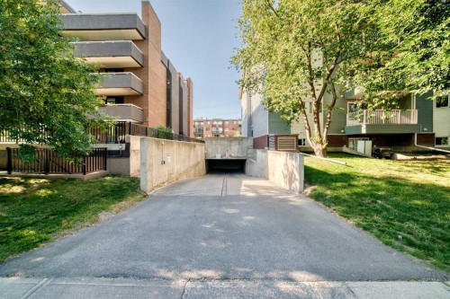 110-525 56 Avenue Sw, Calgary, AB - Outdoor