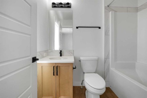 16 Legacy Glen Green Se, Calgary, AB - Indoor Photo Showing Bathroom