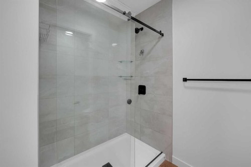 16 Legacy Glen Green Se, Calgary, AB - Indoor Photo Showing Bathroom