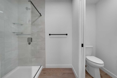 16 Legacy Glen Green Se, Calgary, AB - Indoor Photo Showing Bathroom