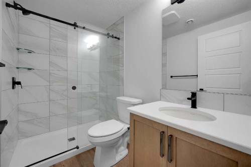 16 Legacy Glen Green Se, Calgary, AB - Indoor Photo Showing Bathroom