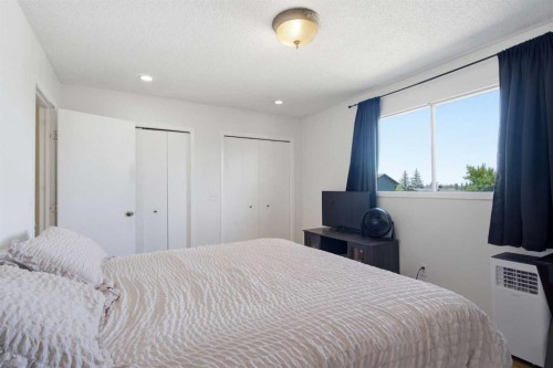 20 Berkshire Court Nw, Calgary, AB 