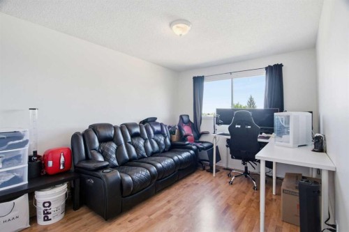 20 Berkshire Court Nw, Calgary, AB 