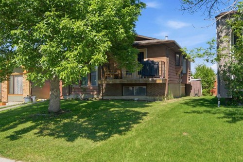 20 Berkshire Court Nw, Calgary, AB 