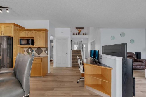 54 Thomas Street Nw, Langdon, AB - Indoor Photo Showing Office