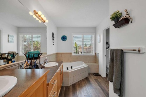 54 Thomas Street Nw, Langdon, AB - Indoor Photo Showing Bathroom